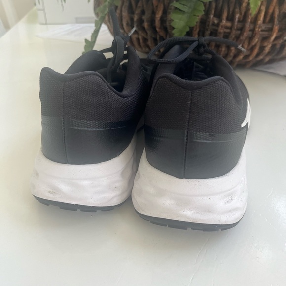 Nike Revolution 6 men’s 14 sneaker shoes black white DC 3728-003 - Picture 6 of 15